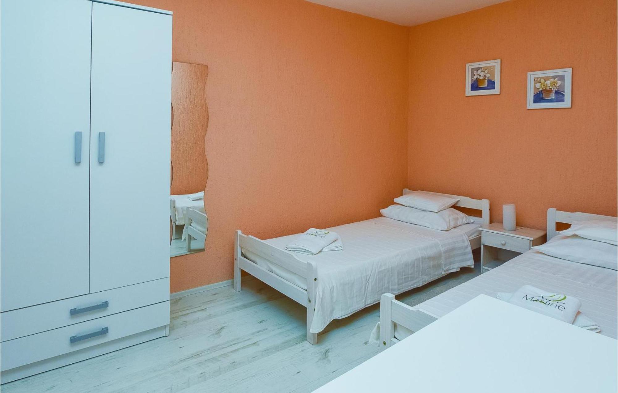 Apartment Stjepana 05 Дуги Рат Екстериор снимка