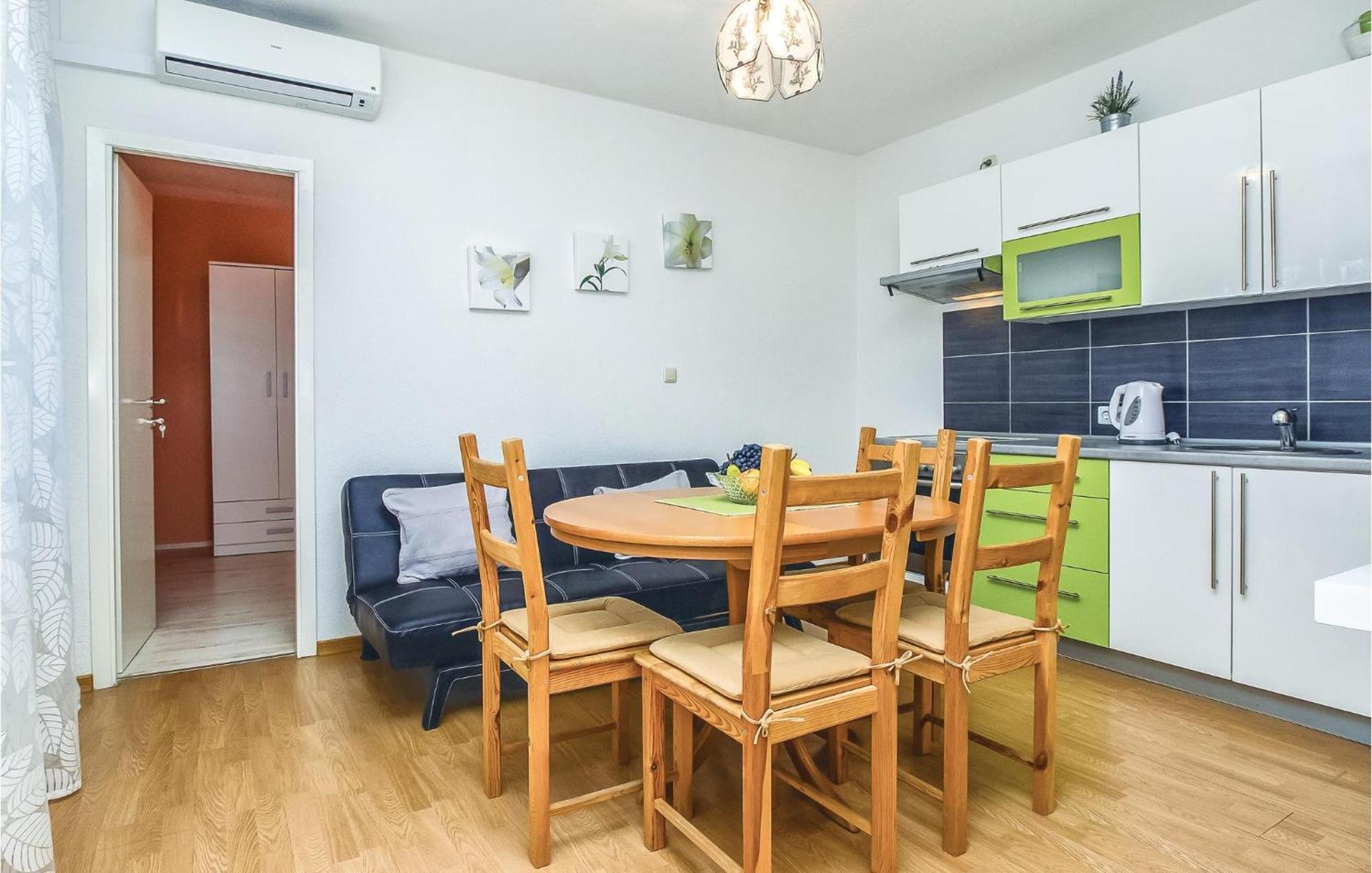 Apartment Stjepana 05 Дуги Рат Екстериор снимка