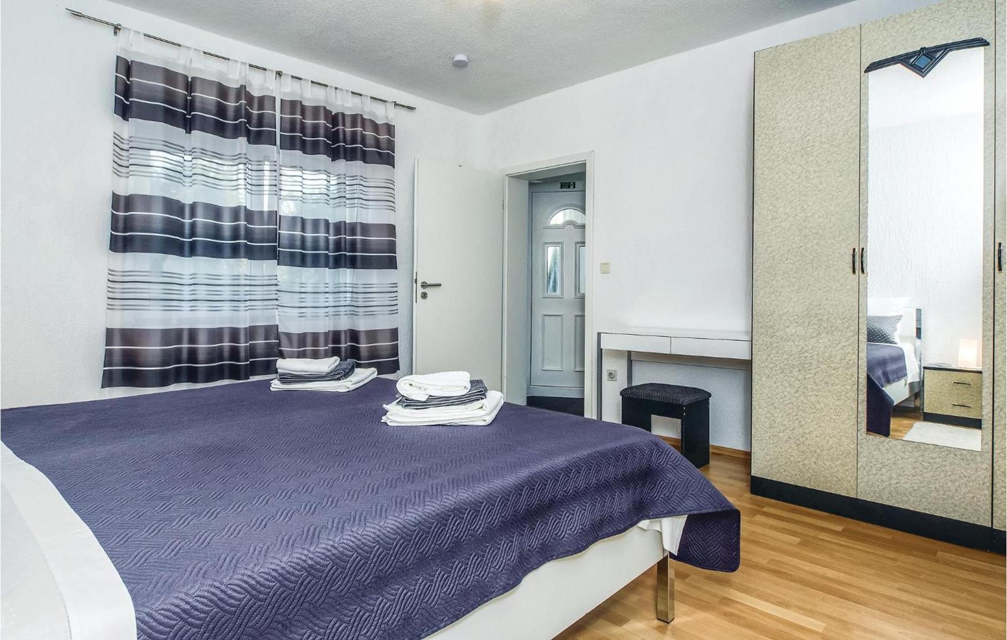 Apartment Stjepana 05 Дуги Рат Екстериор снимка