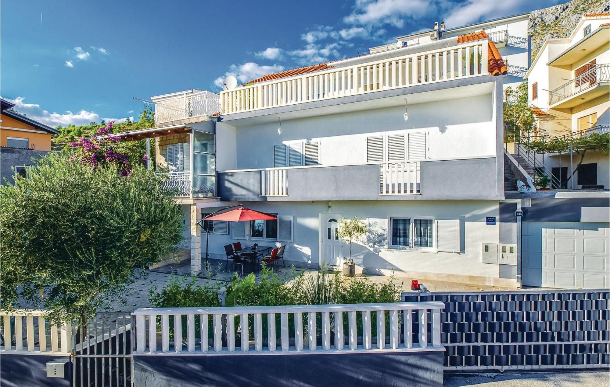 Apartment Stjepana 05 Дуги Рат Екстериор снимка